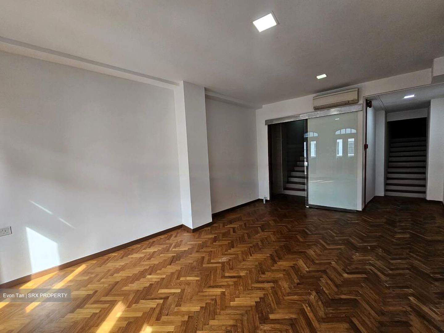 Telok Ayer Conservation Area (D1), Shop House #477836451